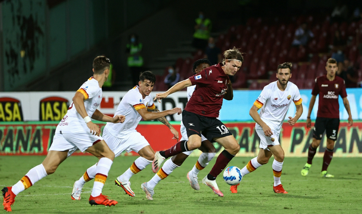 LOL电竞平台 -包含罗马集结日迎来里程碑；志在欧冠名次提升；球迷炸锅；球队文化被再次提及的词条