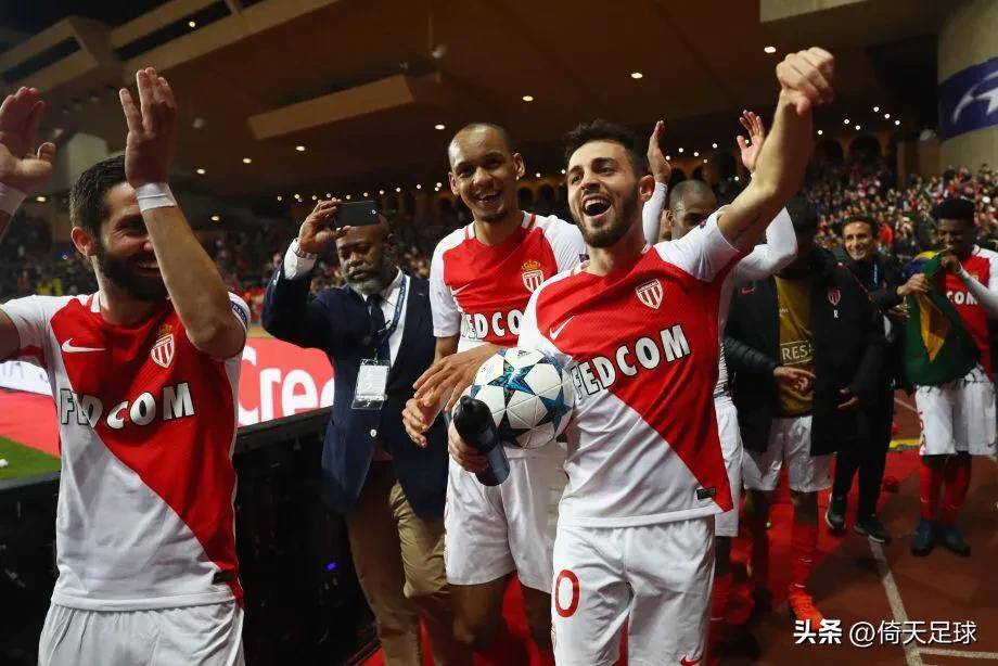 LOL电竞平台 -阿斯顿维拉内部会议纪要流出——窗口期队长鼓劲，欧联使命明确，临场指挥获称赞 